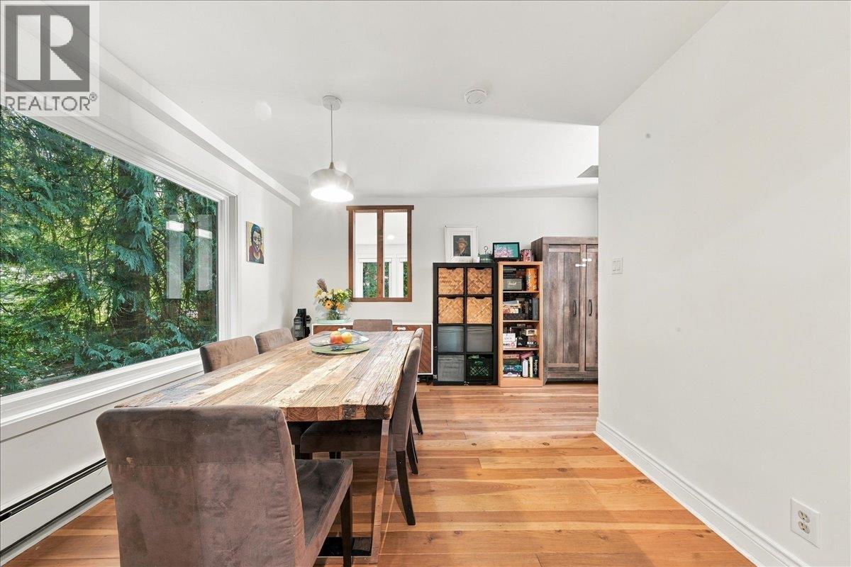 4151 Fircrest Place, North Vancouver, British Columbia  V7K 3A2 - Photo 7 - R3168139