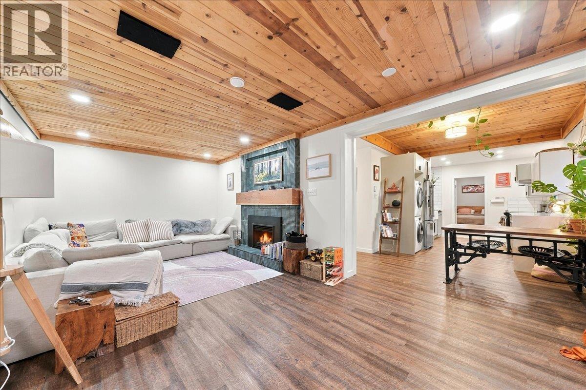 4151 Fircrest Place, North Vancouver, British Columbia  V7K 3A2 - Photo 25 - R3168139