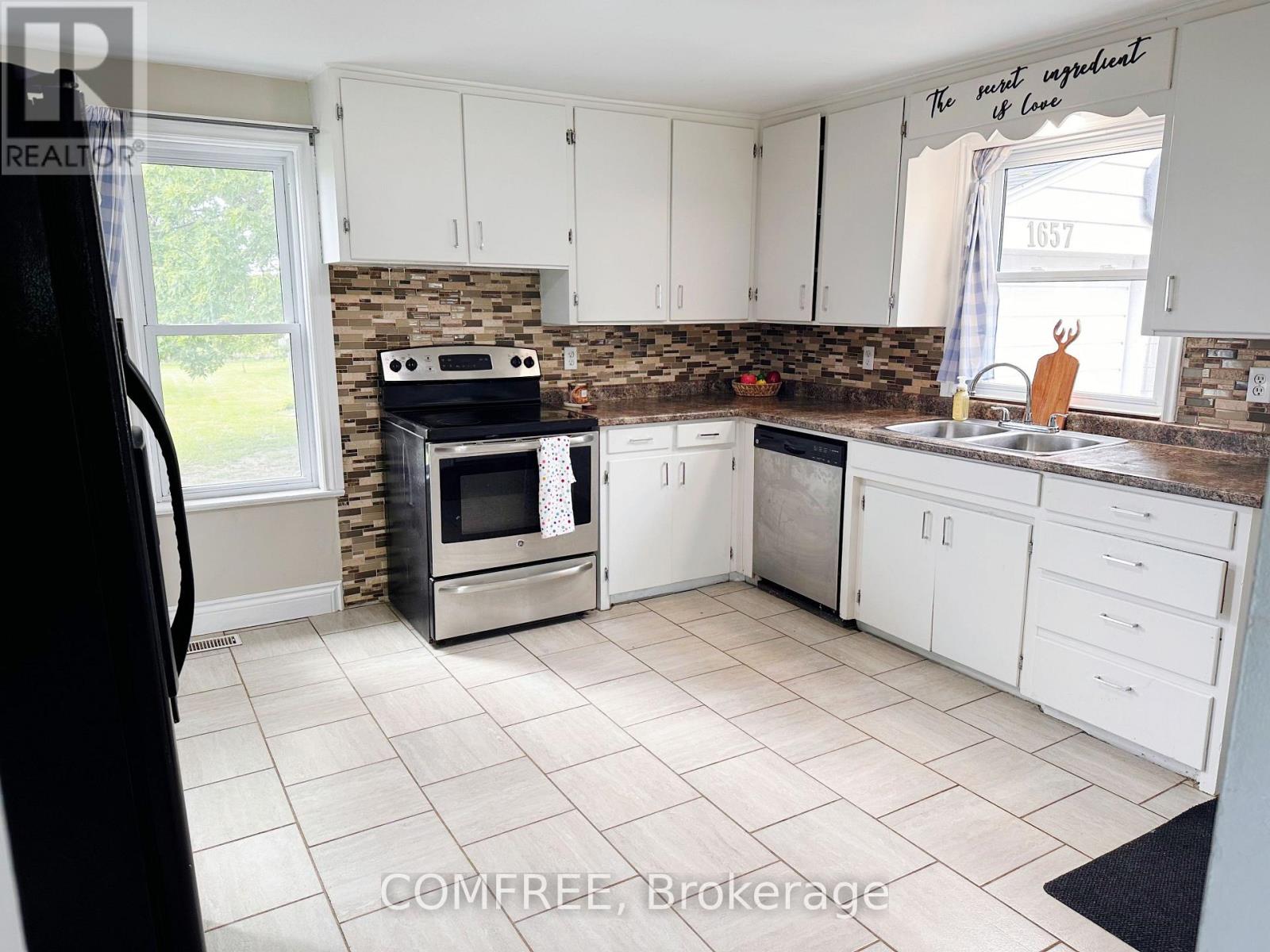 1657 Elgin Street, Kingsville, Ontario N0P 2G0 - Photo 14 - X13815344