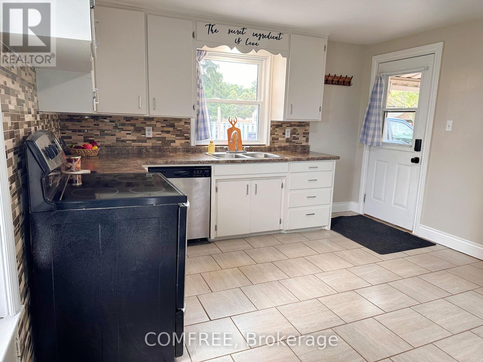 1657 Elgin Street, Kingsville, Ontario N0P 2G0 - Photo 15 - X13815344