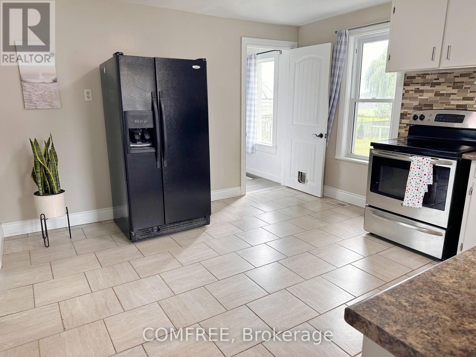 1657 Elgin Street, Kingsville, Ontario N0P 2G0 - Photo 17 - X13815344
