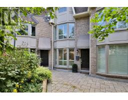 TH 5 - 95 SUMMERHILL AVENUE, Toronto, Ontario