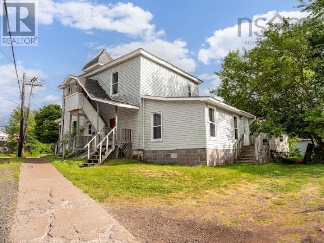 9 Victoria (W B) Street, Amherst, Nova Scotia  B4H 1B8 - Photo 2 - 202624048