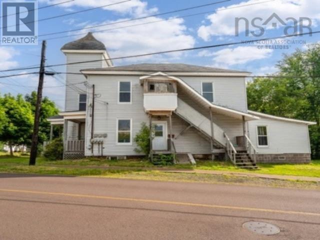 9 Victoria (W B) Street, Amherst, Nova Scotia  B4H 1B8 - Photo 3 - 202624048
