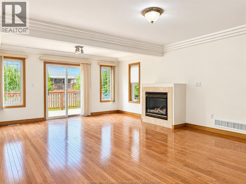 512 John Harvey, Windsor, Ontario  N9E 4W1 - Photo 4 - 26020767