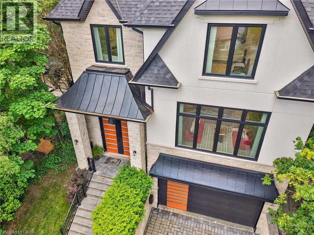 700 HILLCREST Road West Shore Ontario Canada L1W2P1 3