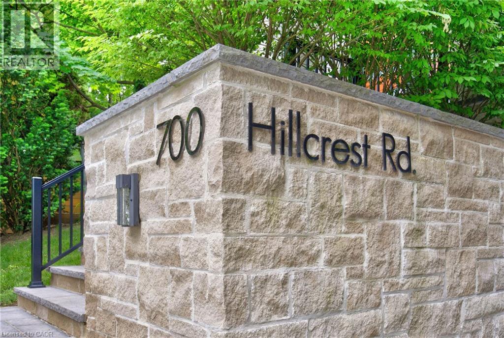 700 HILLCREST Road West Shore Ontario Canada L1W2P1 4