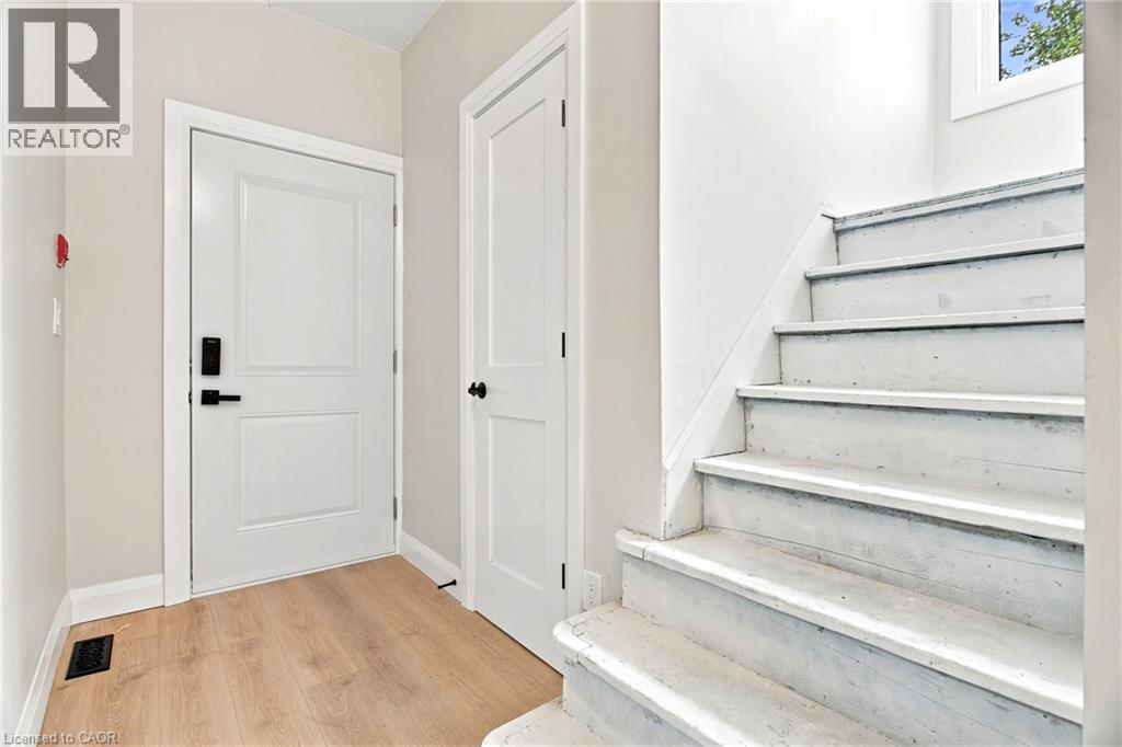 19 Lottridge Street, Hamilton, Ontario  L8L 6T7 - Photo 3 - 40852088