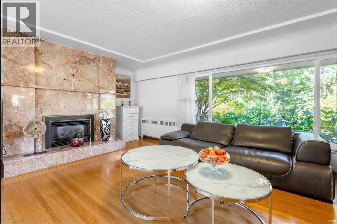 8295 Angus Drive, Vancouver, British Columbia  V6P 5L1 - Photo 2 - R3165765