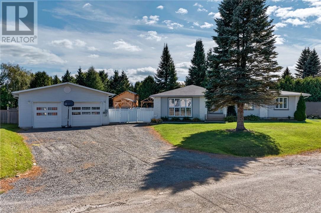 312 Omer Street, Chelmsford, Ontario  P0M 1L0 - Photo 2 - 2130402