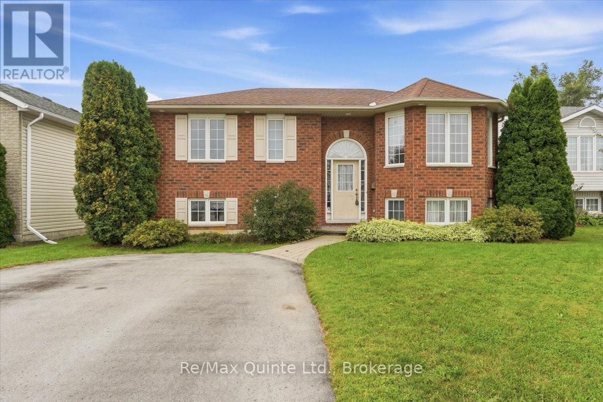 6 Chisholm Square, Belleville, Ontario  K8N 5Z4 - Photo 2 - X13815448