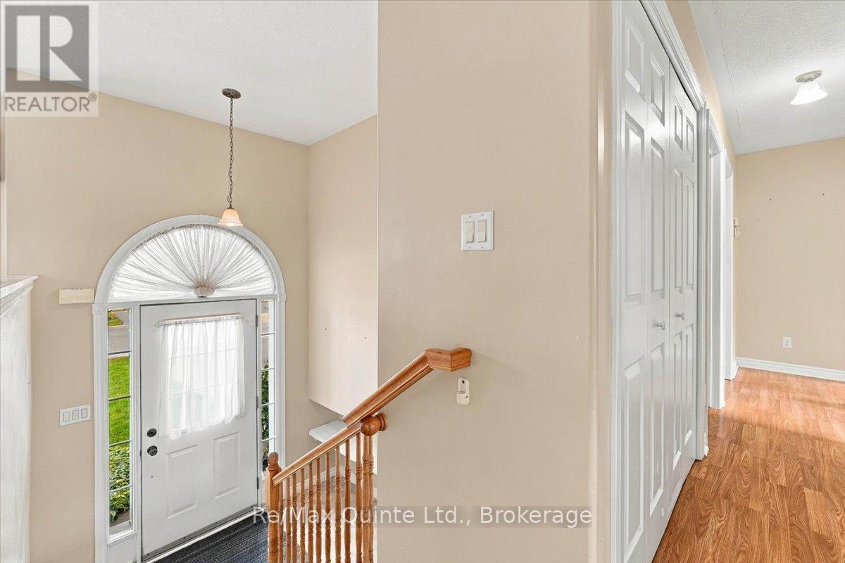 6 Chisholm Square, Belleville, Ontario  K8N 5Z4 - Photo 3 - X13815448