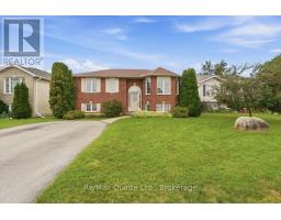 6 CHISHOLM SQUARE, Belleville, Ontario