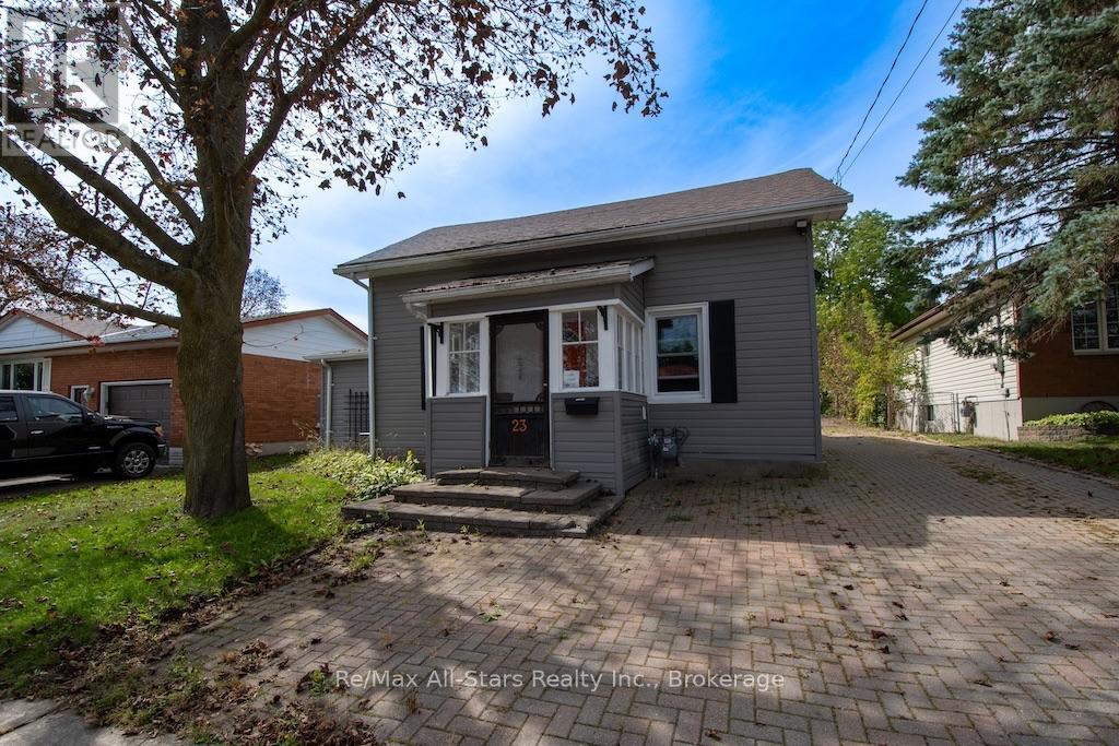23 WOLFE STREET, Kawartha Lakes, Ontario