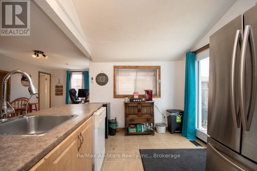 23 Wolfe Street, Kawartha Lakes, Ontario  K9V 2J3 - Photo 9 - X13815462