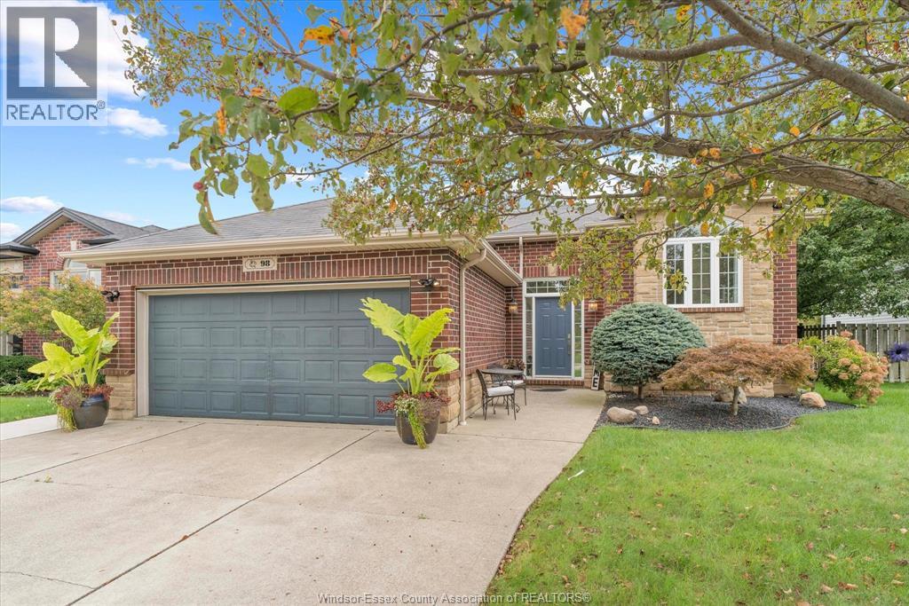 98 HAZEL CRESCENT, Kingsville, Ontario