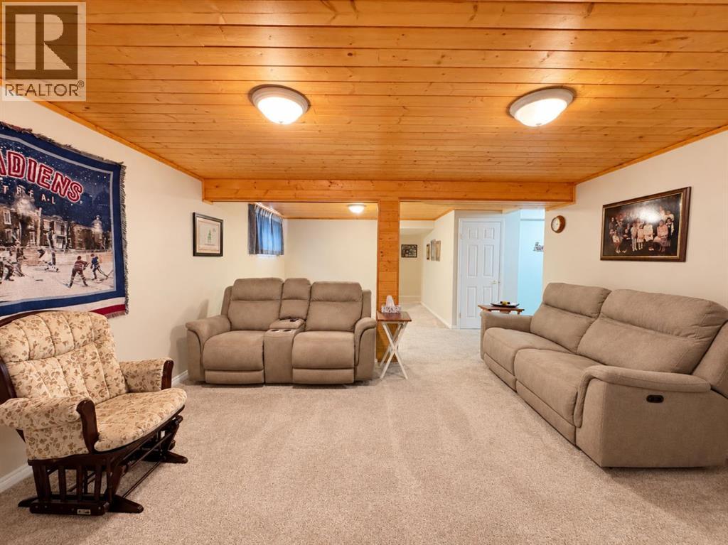5842 65 Avenue