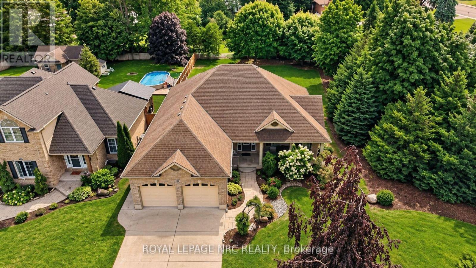 400 LAKEVIEW DRIVE, Woodstock, Ontario