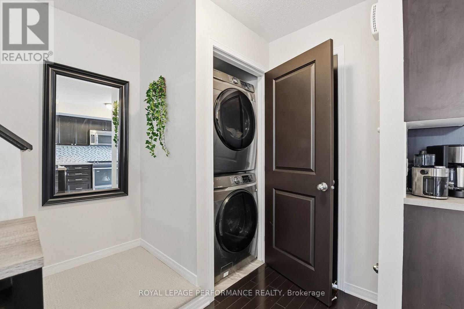 275 Eric Czapnik Way, Ottawa, Ontario  K1E 0B4 - Photo 23 - X13815568