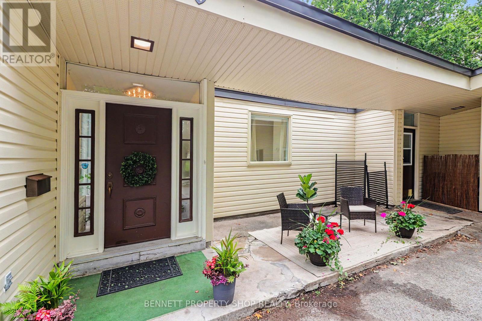 1770 Montreal Road, Ottawa, Ontario K1J 6N3 - Photo 2 - X13815590