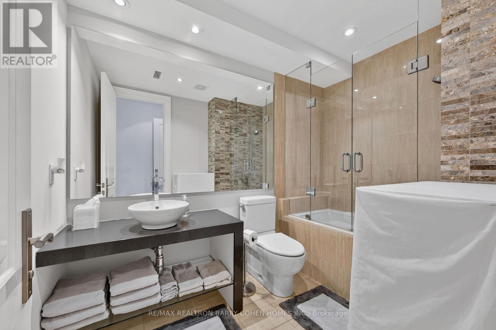 20b Woodlawn Avenue W, Toronto, Ontario  M4V 1G7 - Photo 16 - C13815454