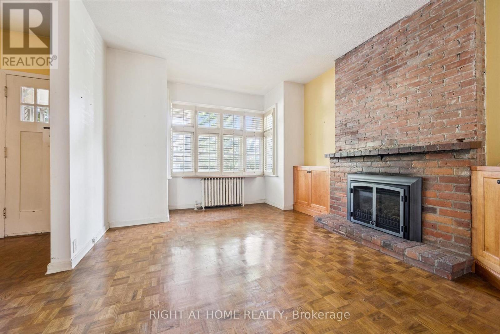 4 Jean Street, Toronto, Ontario  M4W 3A7 - Photo 8 - C13815542