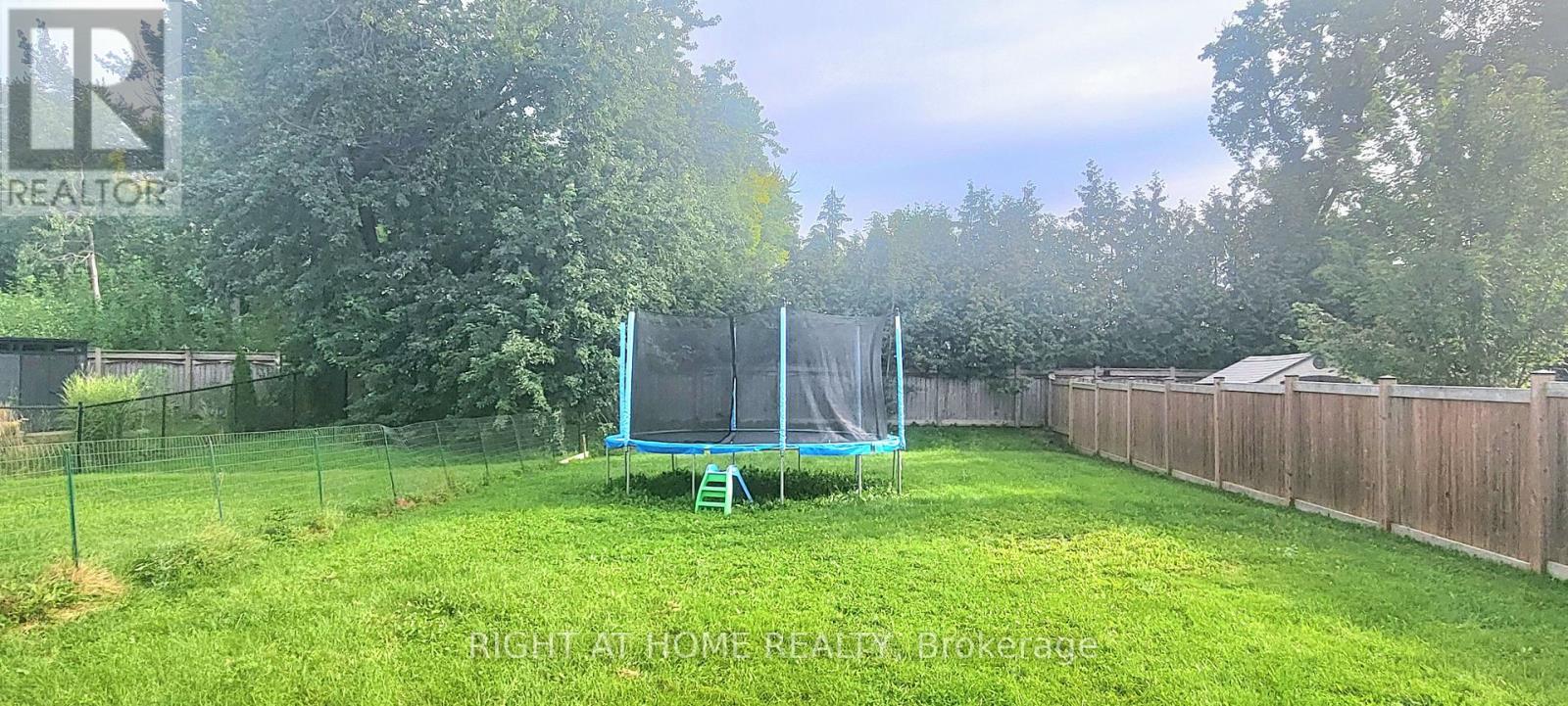 11 Richmond Park Drive, Georgina, Ontario  L4P 0H2 - Photo 18 - N13815194