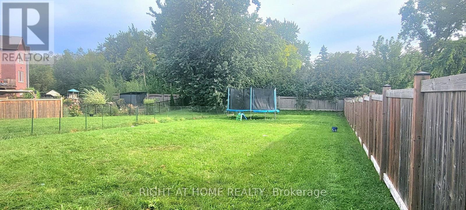 11 Richmond Park Drive, Georgina, Ontario  L4P 0H2 - Photo 17 - N13815194