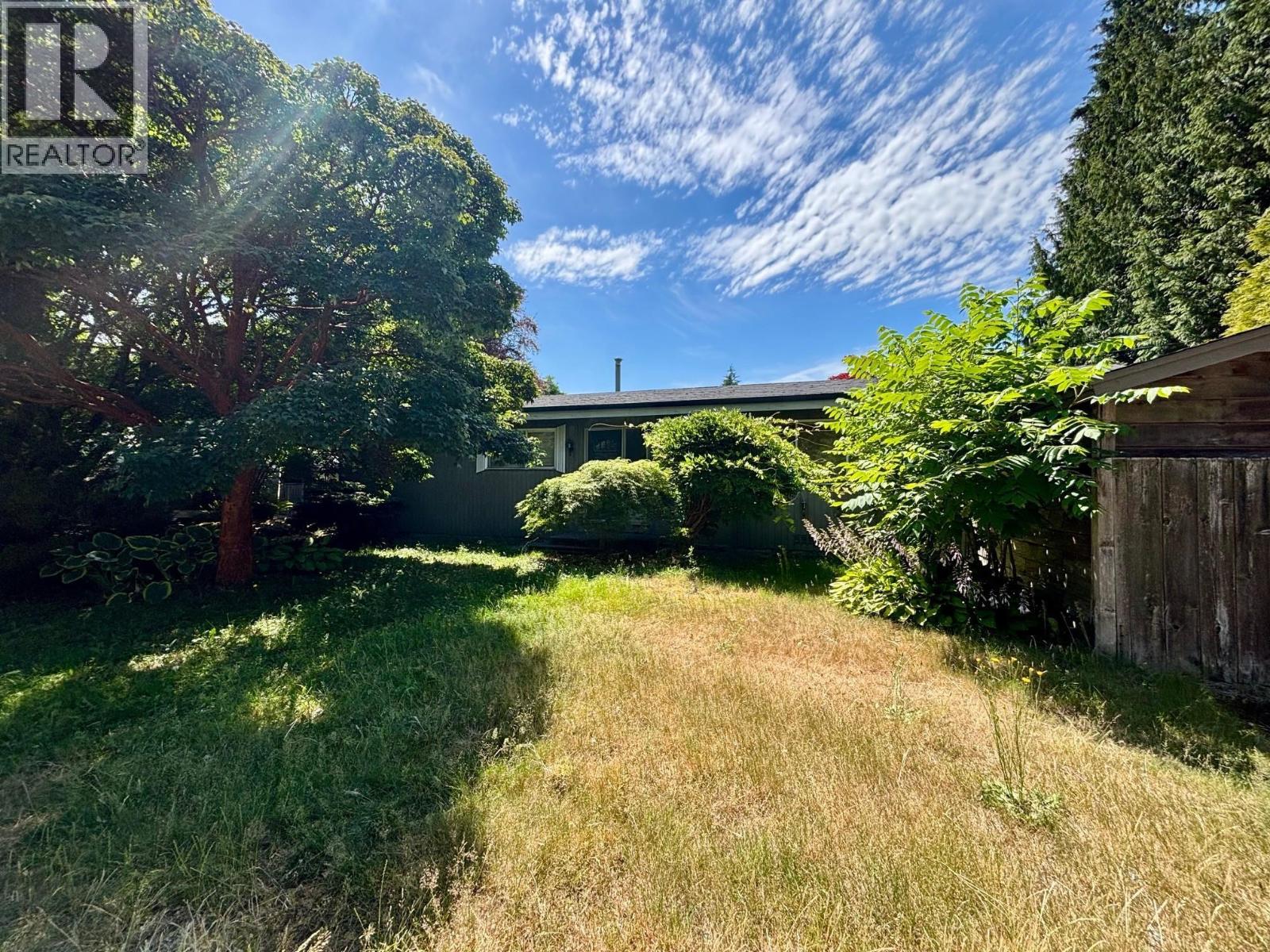 498 HICKEY DRIVE, Coquitlam, British Columbia
