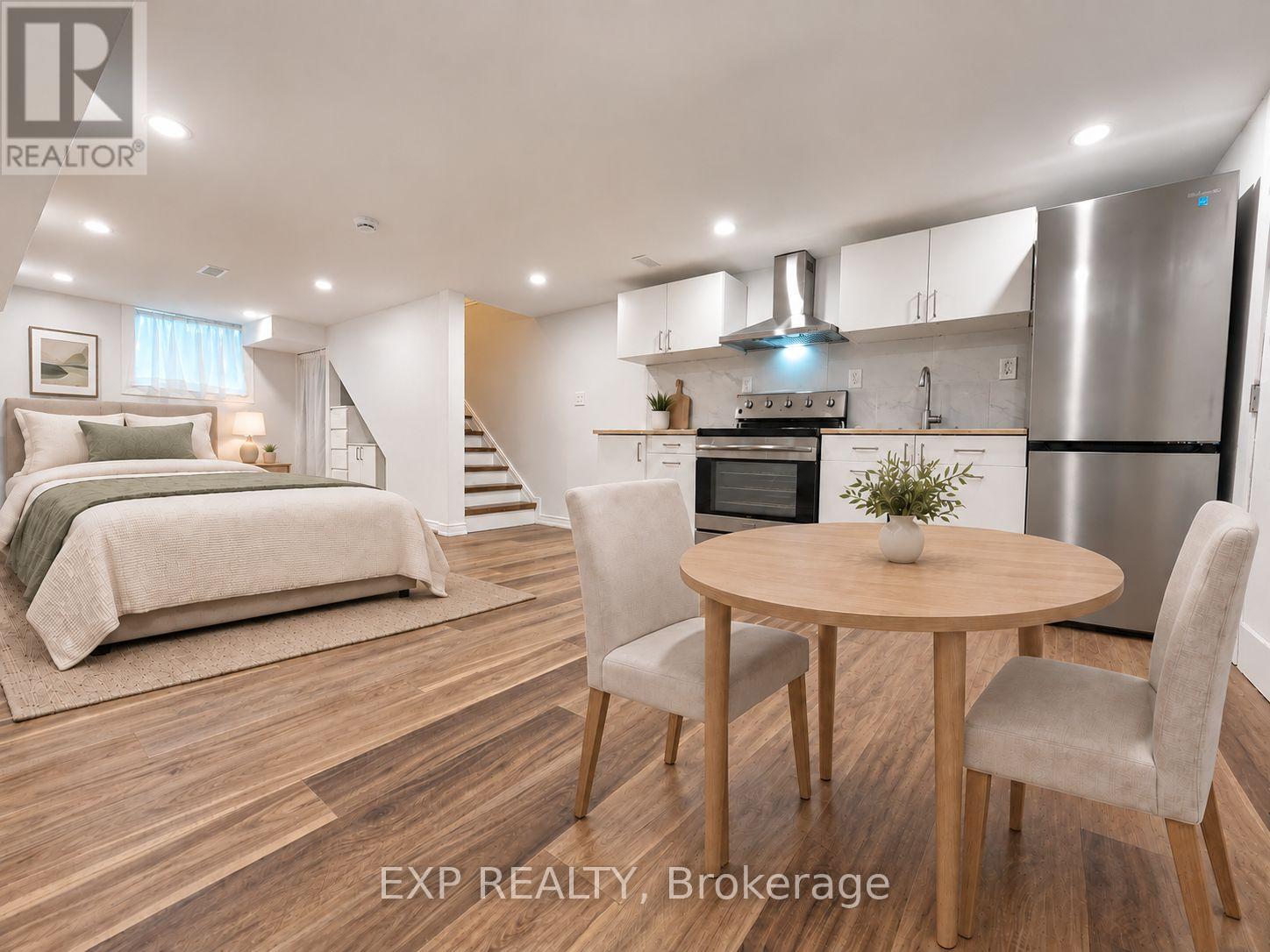 Lower - 1042 Coxwell Avenue, Toronto, Ontario  M4C 3G5 - Photo 2 - E13815446