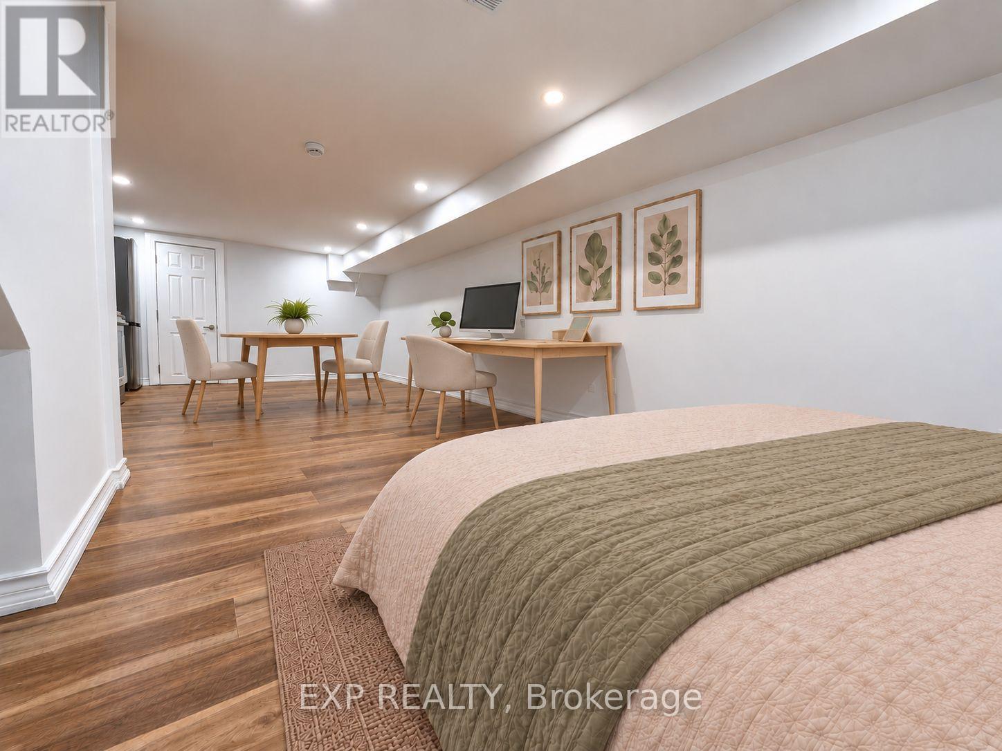Lower - 1042 Coxwell Avenue, Toronto, Ontario  M4C 3G5 - Photo 5 - E13815446