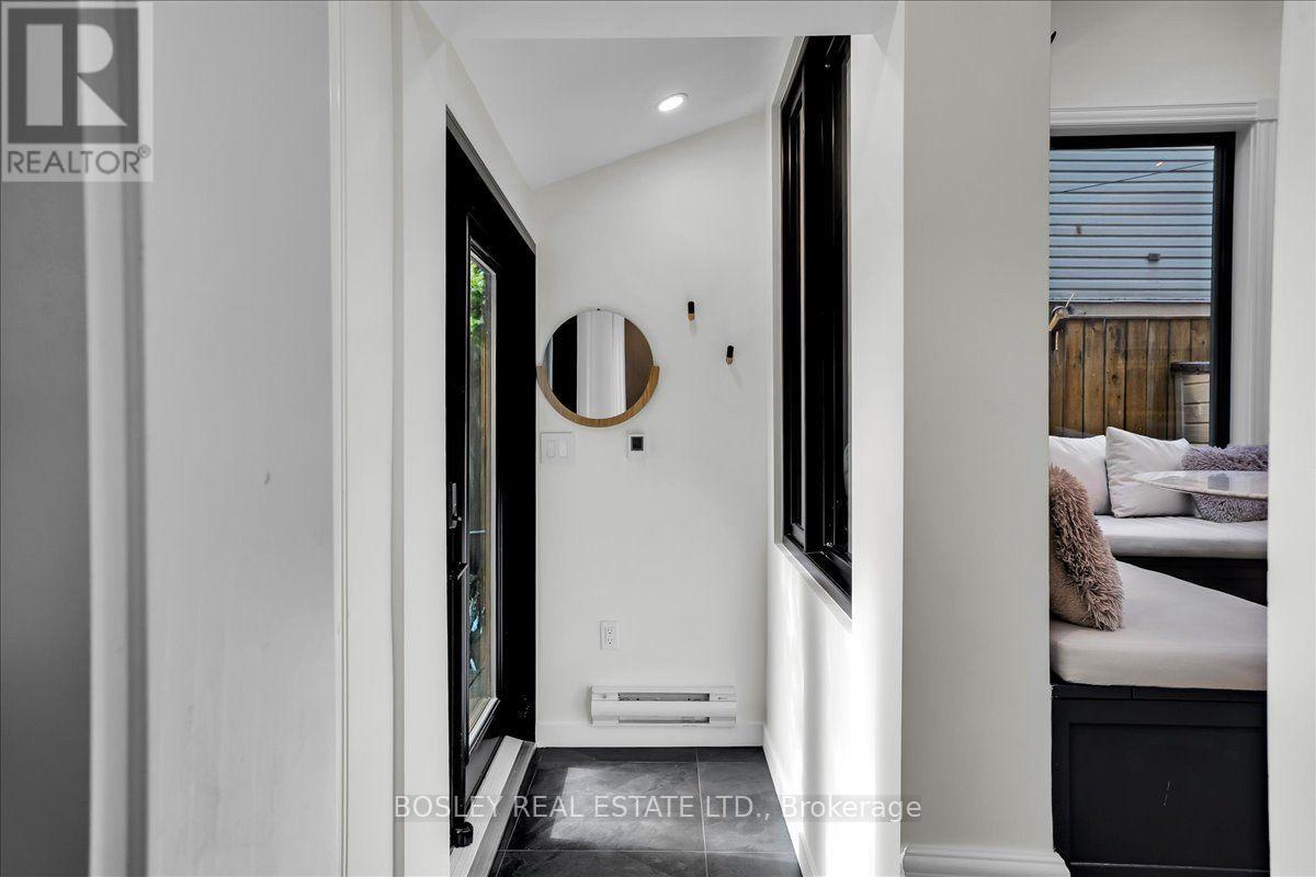 372 Logan Avenue, Toronto, Ontario  M4M 2N8 - Photo 14 - E13815514