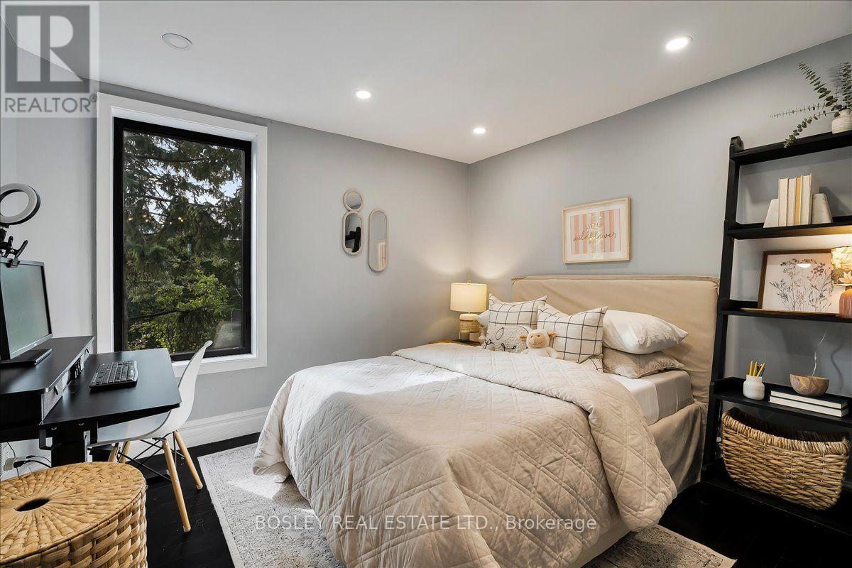 372 Logan Avenue, Toronto, Ontario  M4M 2N8 - Photo 16 - E13815514