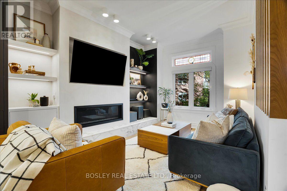 372 Logan Avenue, Toronto, Ontario  M4M 2N8 - Photo 4 - E13815514