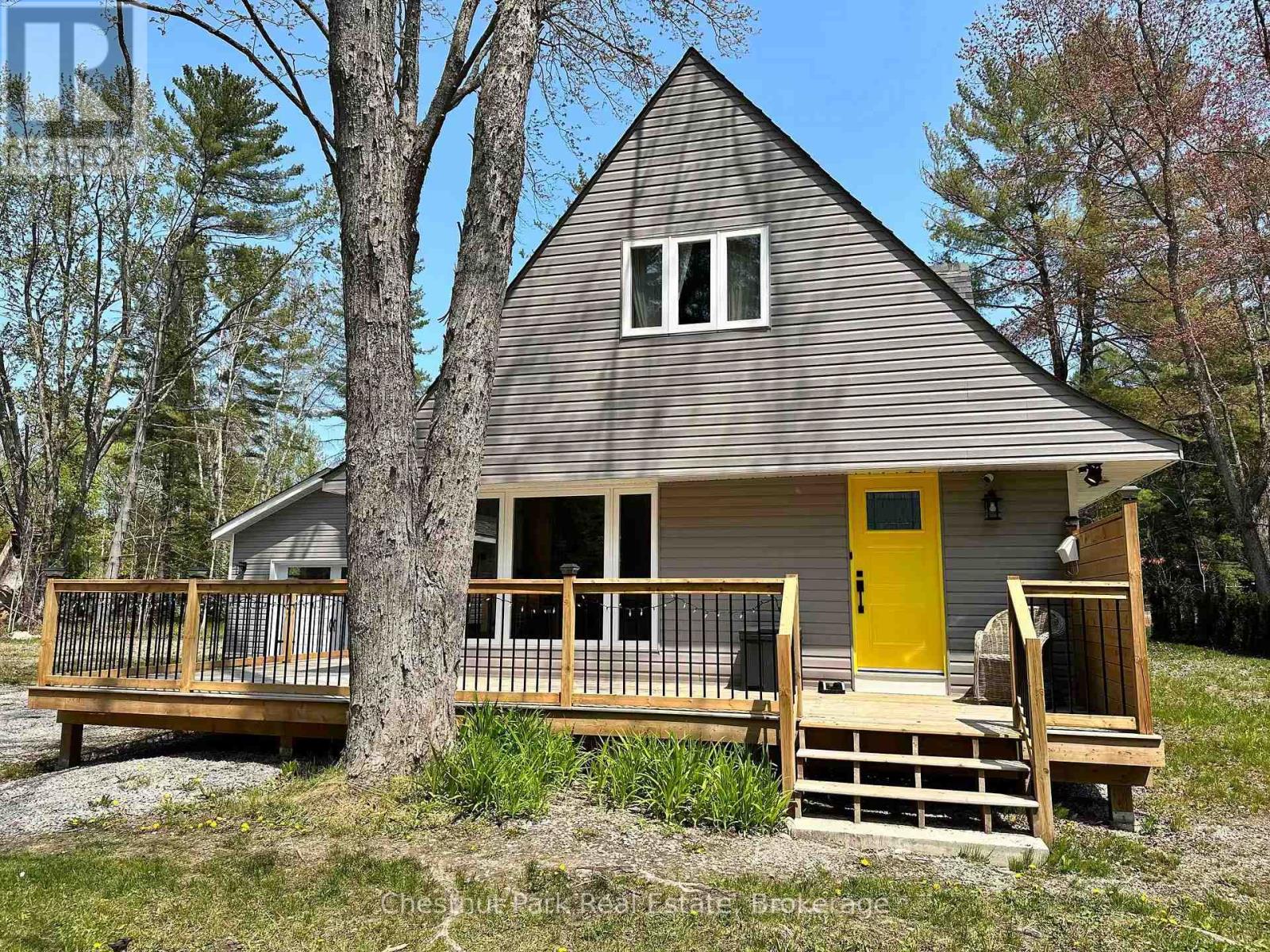1002 Chippawa Avenue, Gravenhurst, Ontario  P1P 1T5 - Photo 1 - X13815506