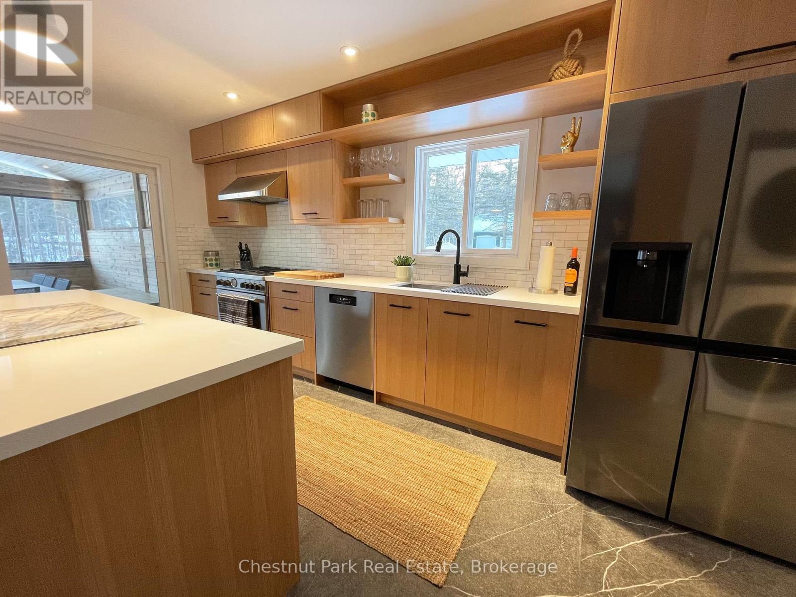 1002 Chippawa Avenue, Gravenhurst, Ontario  P1P 1T5 - Photo 10 - X13815506