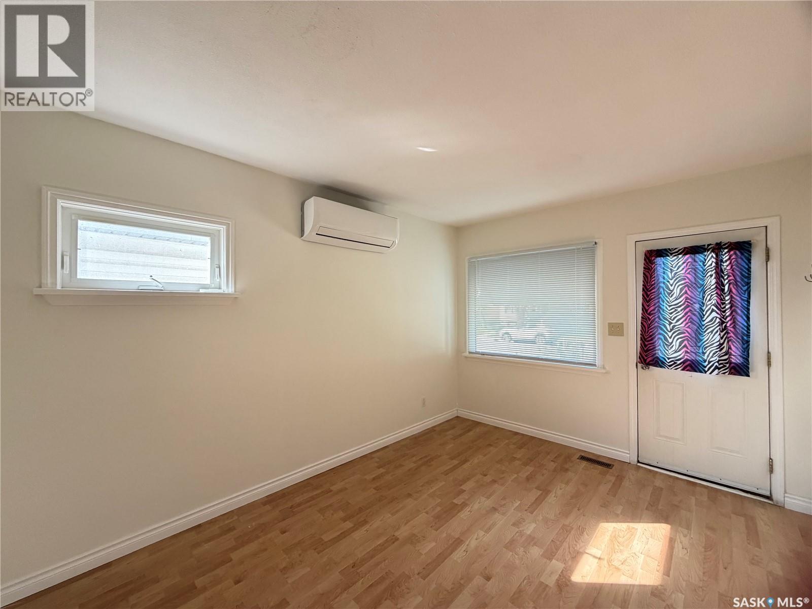 1215 Broder Street, Regina, Saskatchewan  S4N 3R3 - Photo 7 - SK049120