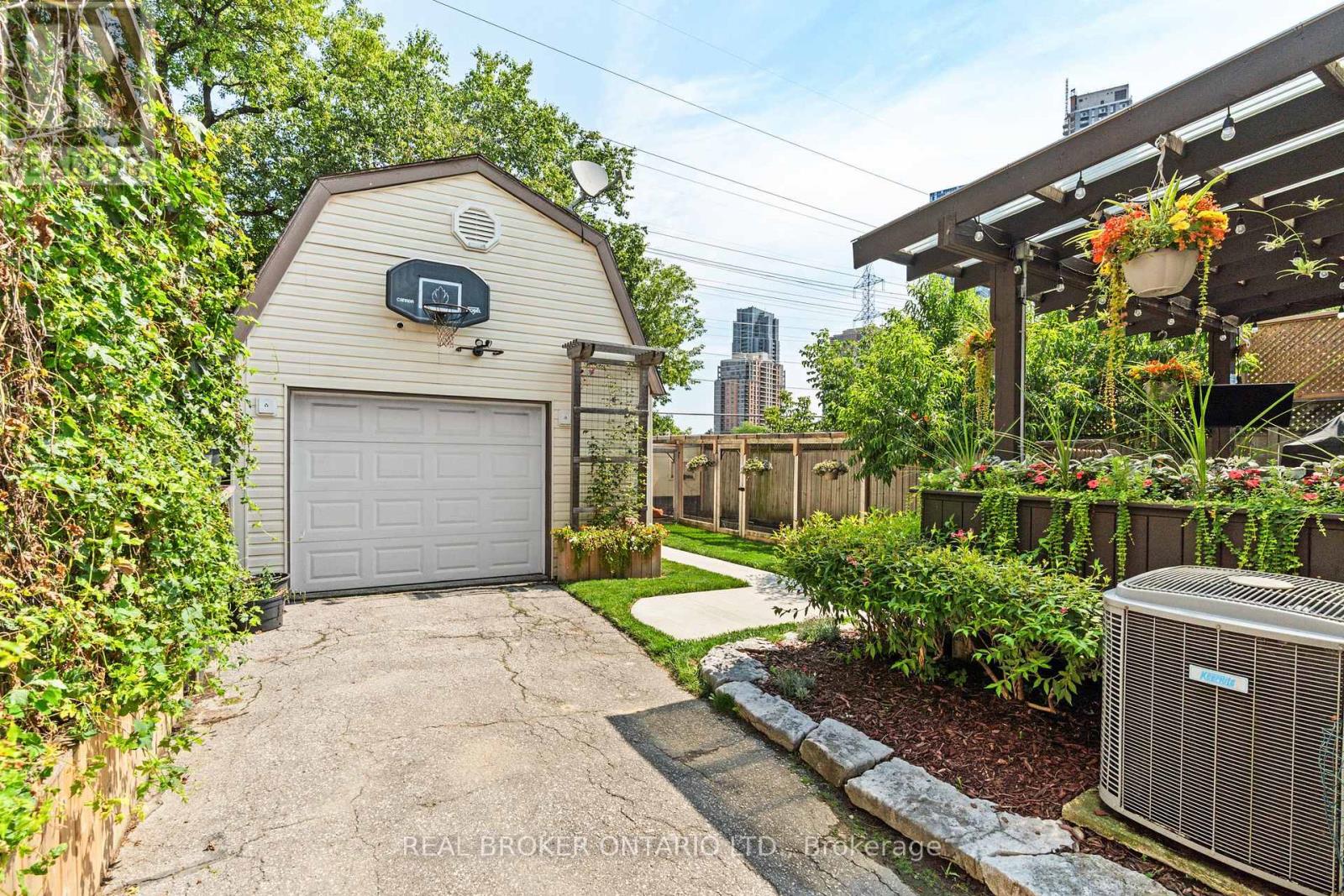 5 Acorn Avenue, Toronto, Ontario M9B 3P7 - Photo 26 - W13815498