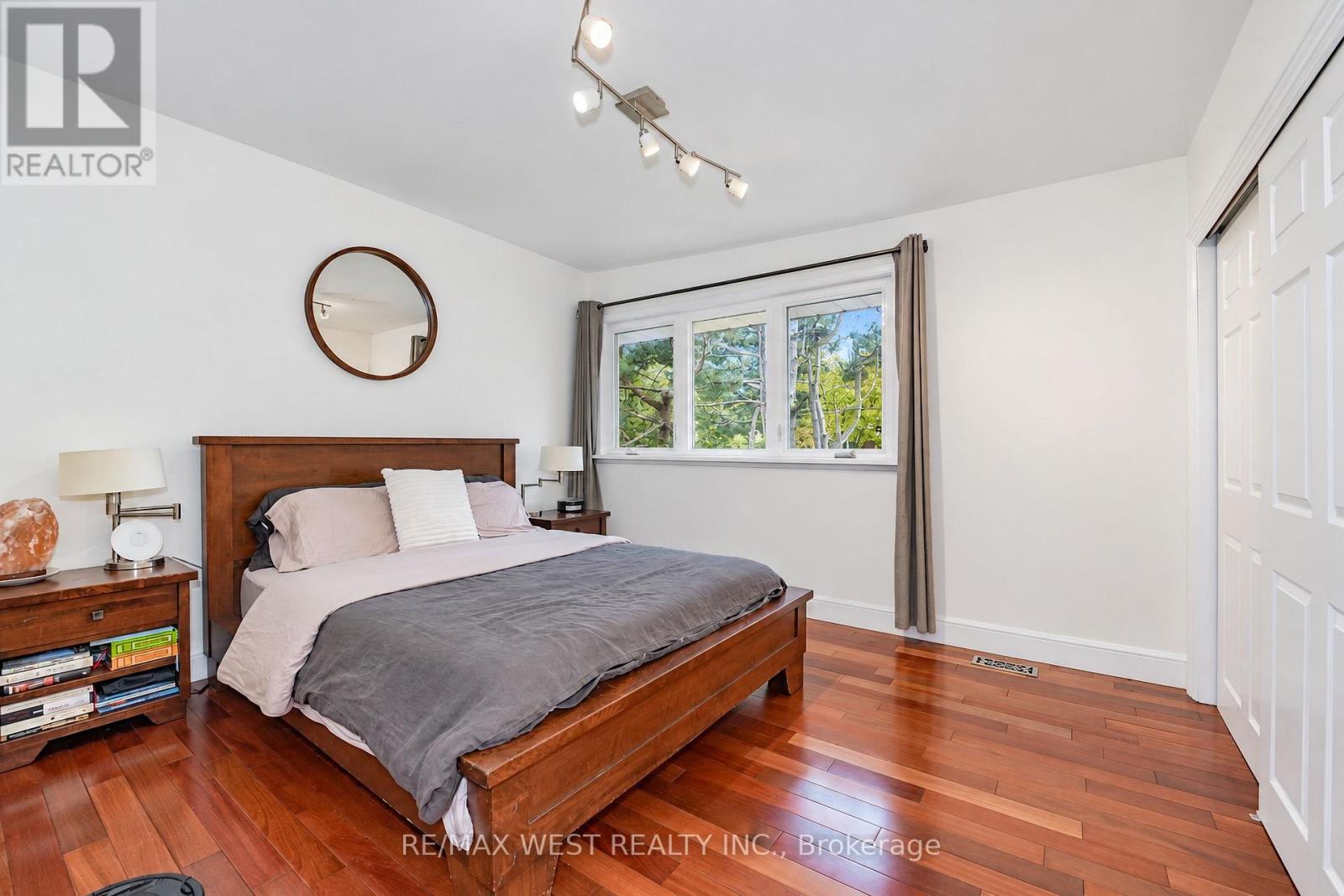 3062 O'hagan Drive, Mississauga, Ontario  L5C 2C5 - Photo 8 - W13815512