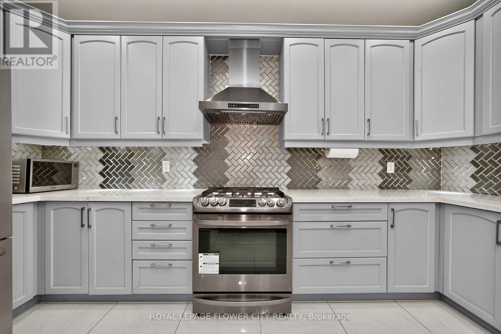 19 Solstice Street, Brampton (Brampton East), Ontario  L6P 3T5 - Photo 19 - W13815536