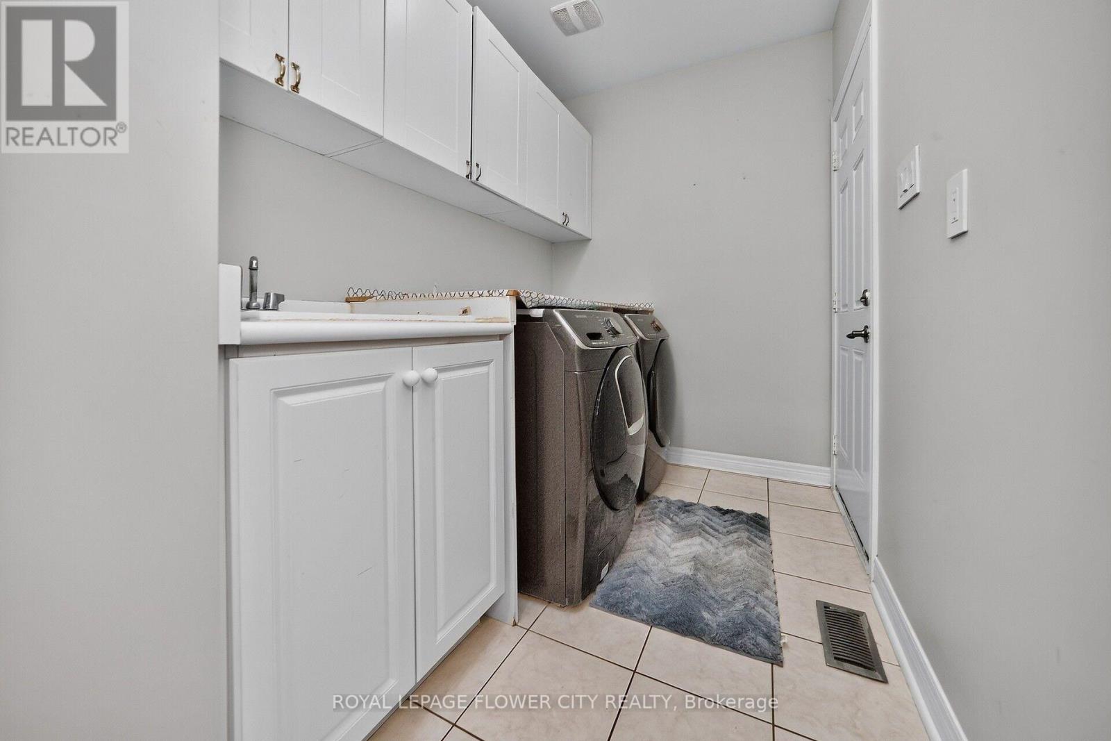 19 Solstice Street, Brampton (Brampton East), Ontario  L6P 3T5 - Photo 25 - W13815536