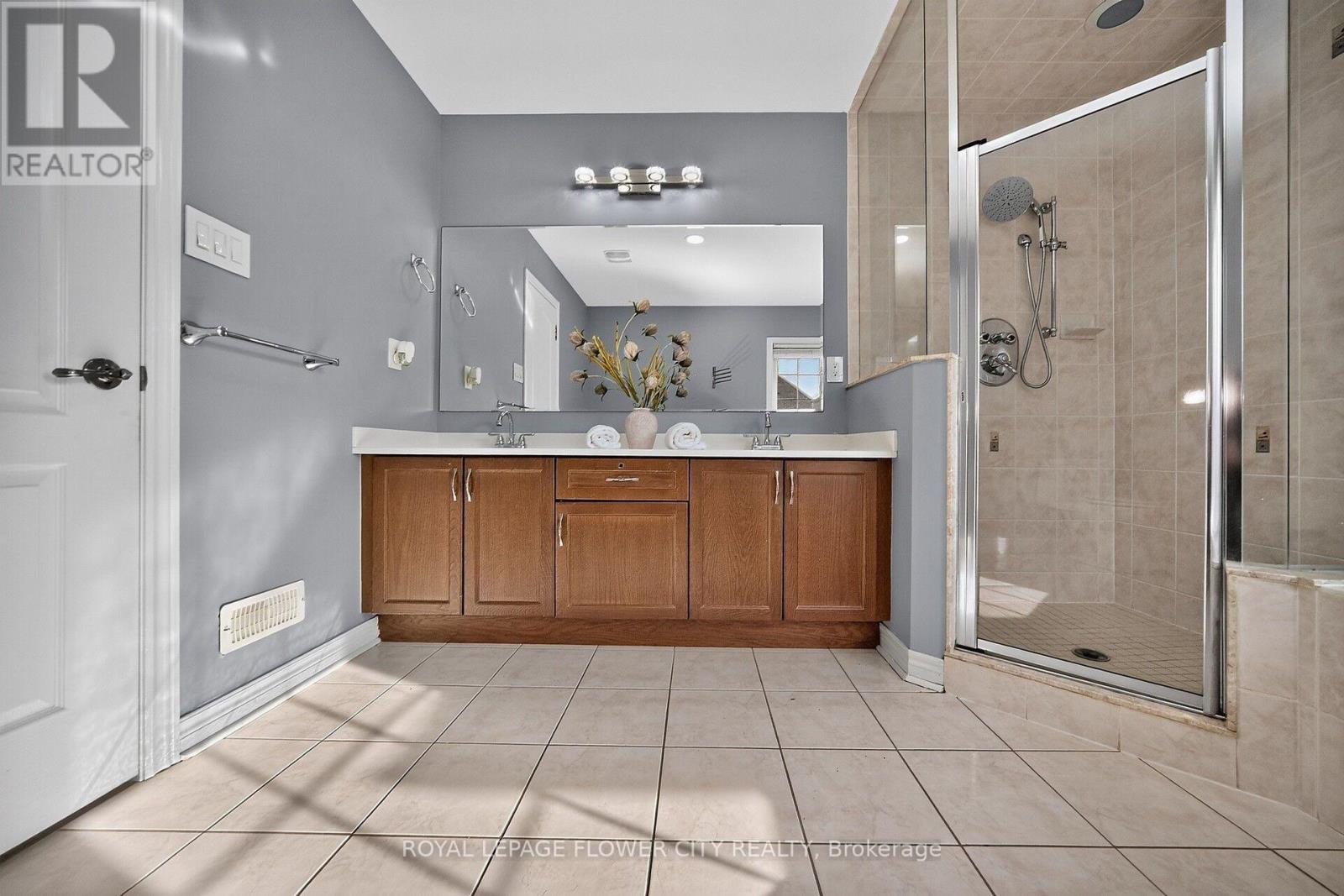 19 Solstice Street, Brampton (Brampton East), Ontario  L6P 3T5 - Photo 32 - W13815536