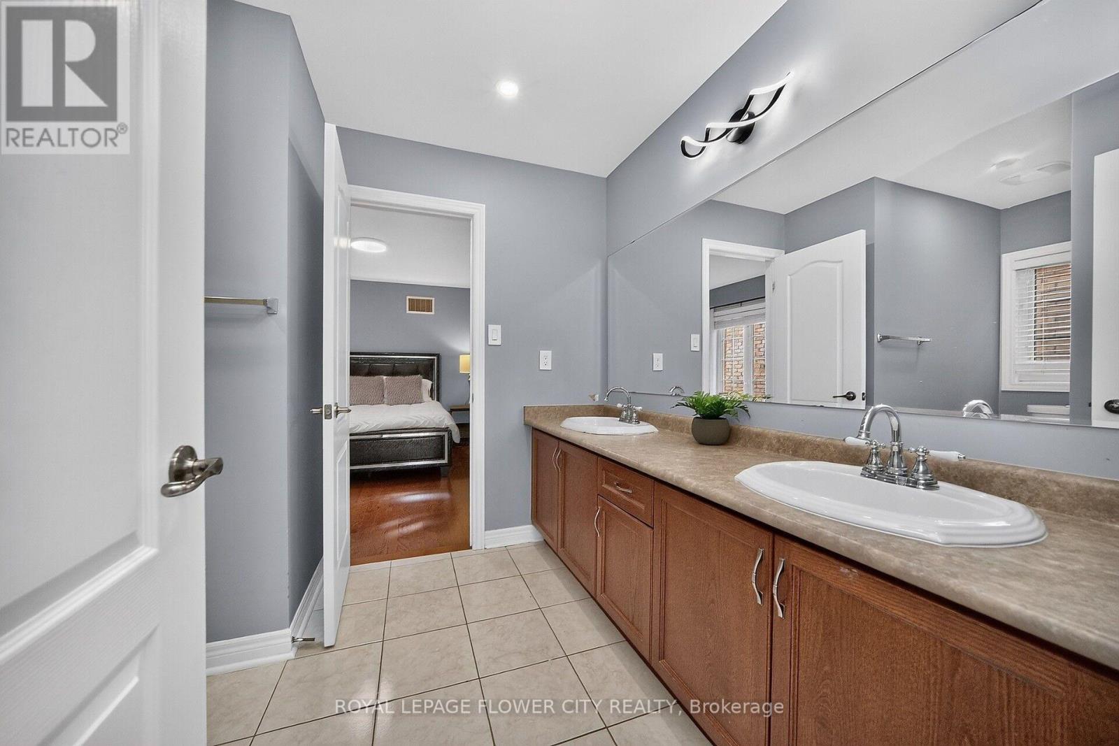 19 Solstice Street, Brampton (Brampton East), Ontario  L6P 3T5 - Photo 42 - W13815536