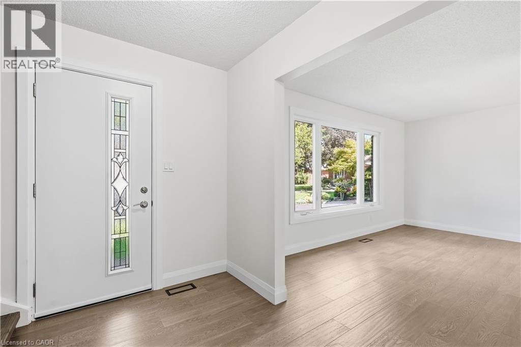 27 Cummington Place, Welland, Ontario  L3C 6A9 - Photo 6 - 40864747