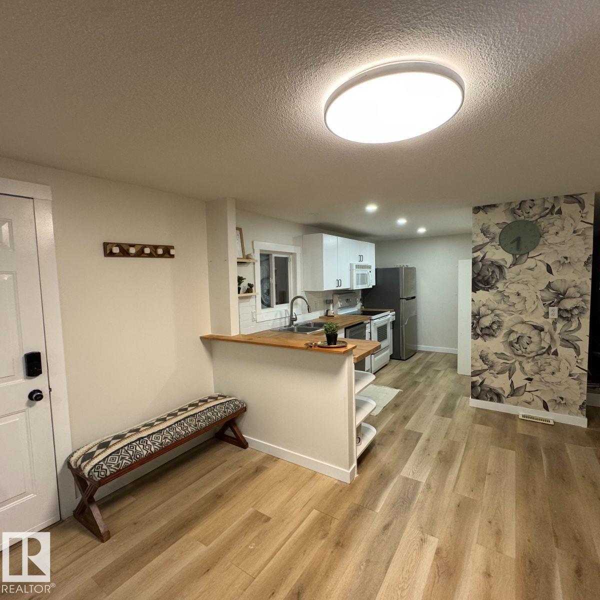 8 The Parkway Nw, Edmonton, Alberta  T6P 1C7 - Photo 3 - E4500676