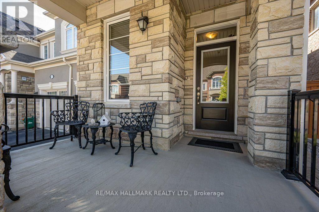 29 Ness Drive, Richmond Hill, Ontario  L4S 0J8 - Photo 4 - N13814728