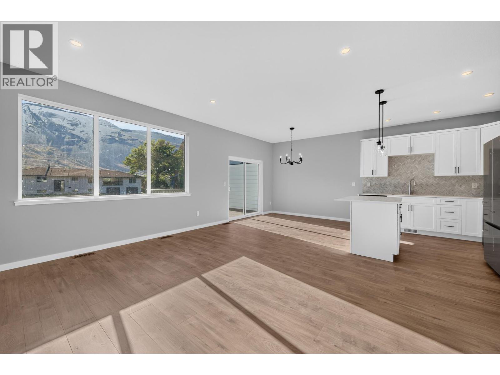 3279 A Schubert Road, Kamloops, British Columbia  V2B 6Y4 - Photo 9 - 10394979