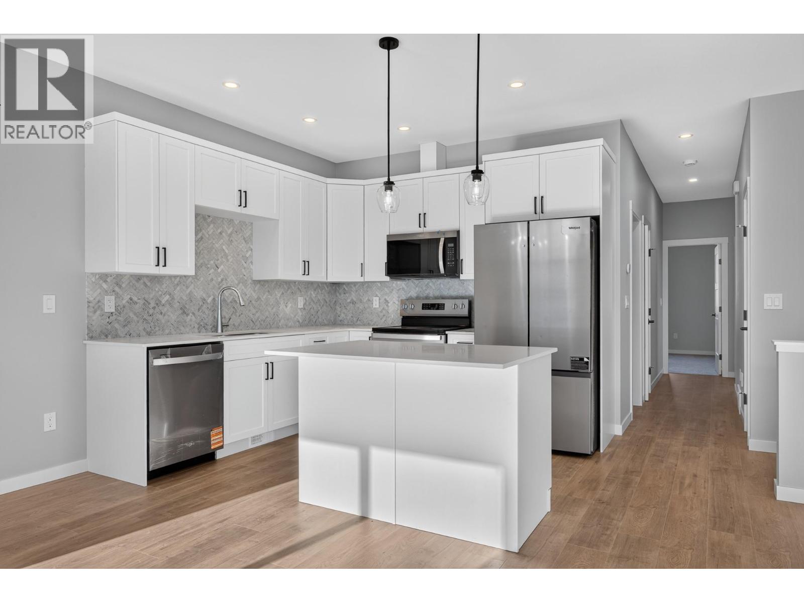 3279 A Schubert Road, Kamloops, British Columbia  V2B 6Y4 - Photo 3 - 10394979