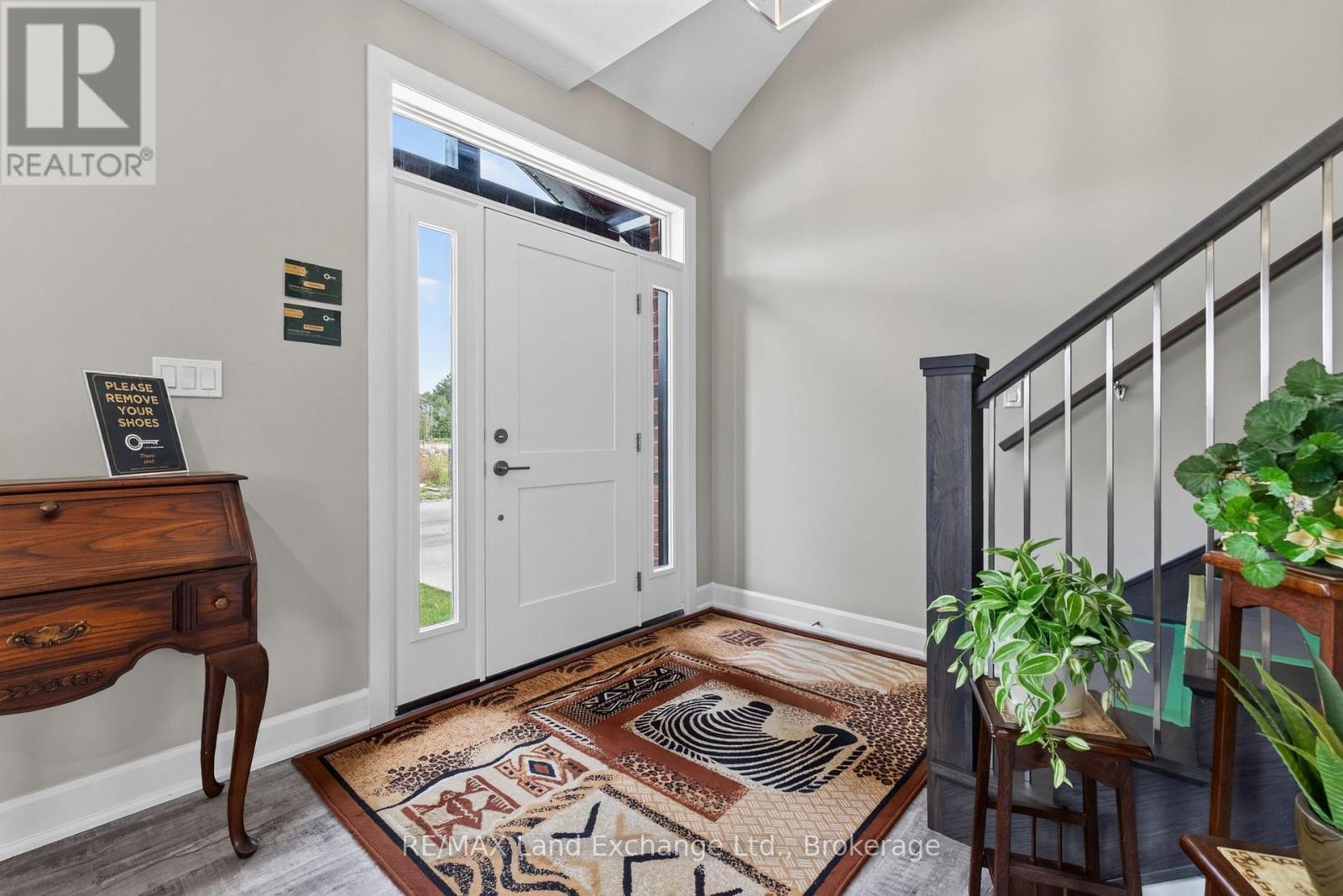 Unit 4 - 8 Golf Links Road, Kincardine, Ontario  N2Z 0G1 - Photo 4 - X12955168