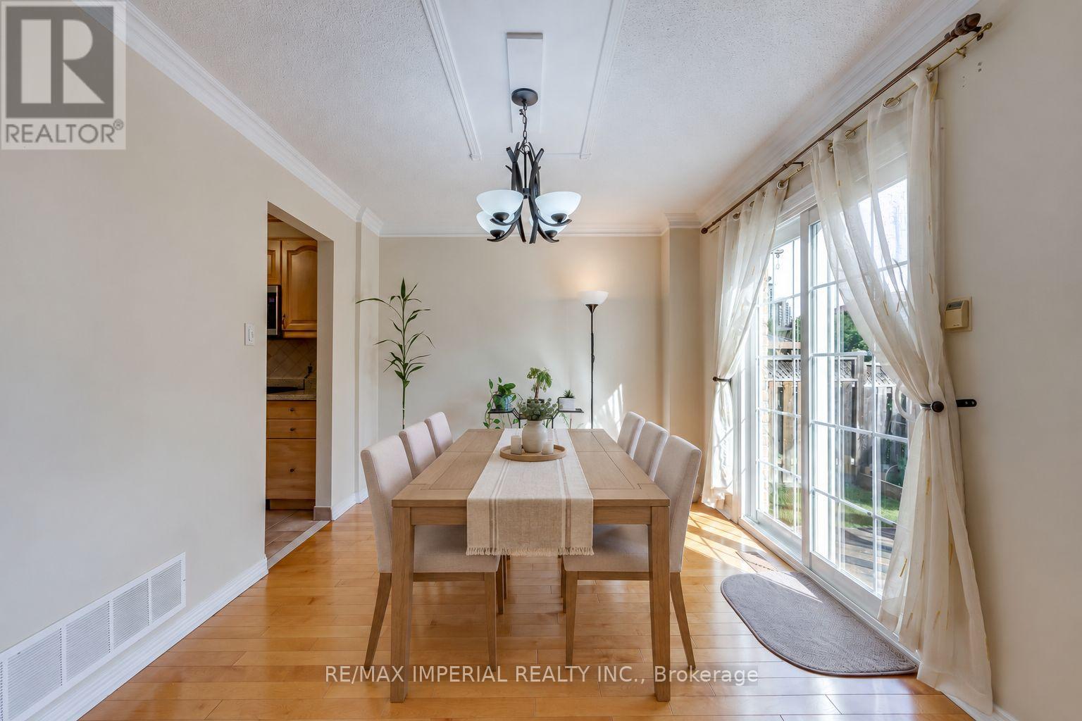 301 Kingsbridge Garden Circle, Mississauga, Ontario L5R 1L2 - Photo 15 - W13813162